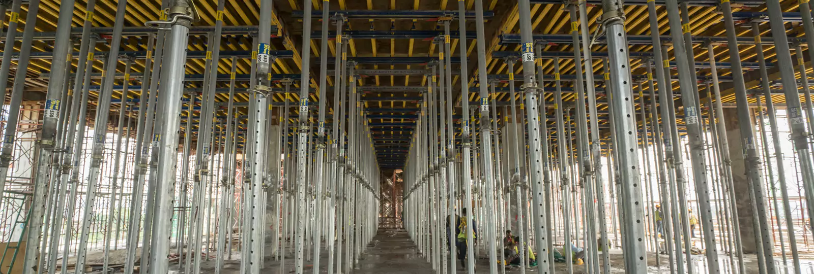 What Factors Should You Evaluate When Choosing Shuttering Material on Rent?